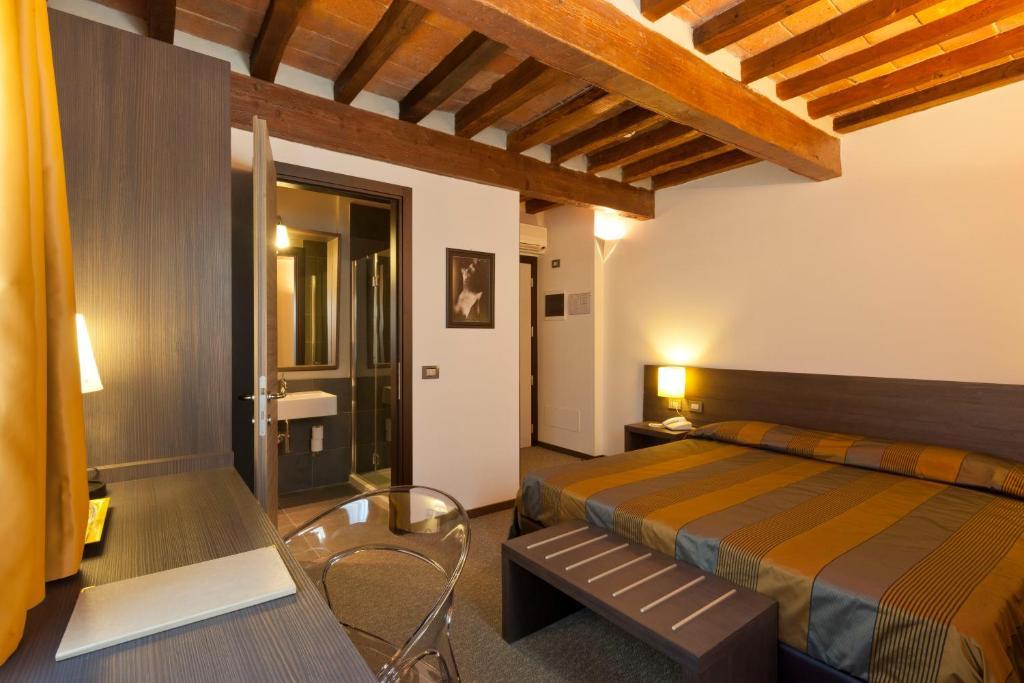 Locanda Sant'Ambrogio Rivalta  Δωμάτιο φωτογραφία